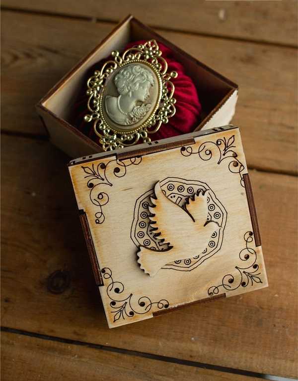 Laser Cut Wooden Decorative Jewelry Box CDR File