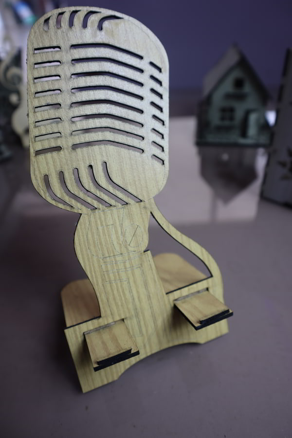 Wooden Mobile Holder Stand in Mic Shape Free Laser Cut File