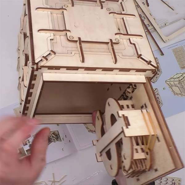 Laser Cut 3D Wooden Puzzle Locker Model Money Saving Bank Vector File