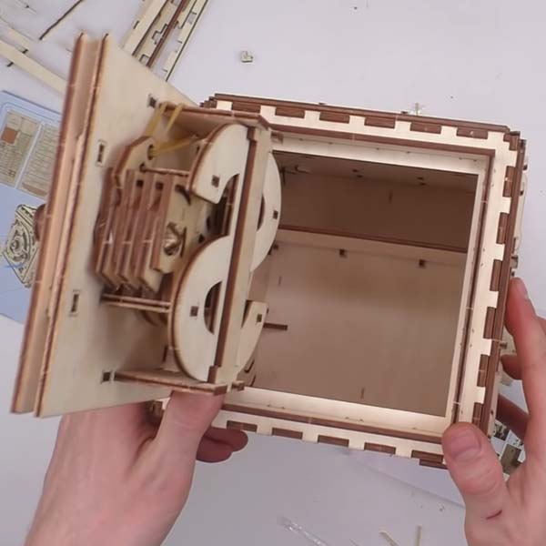 Laser Cut 3D Wooden Puzzle Locker Model Money Saving Bank Vector File