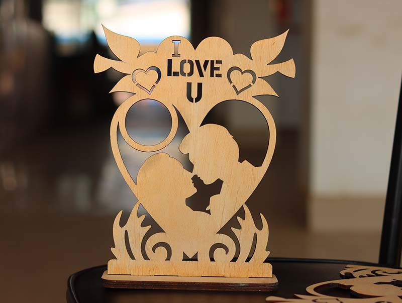 Laser Cut Happy Valentines Day Gift Stand I Love You with Couple Decoration 4mm Vector File