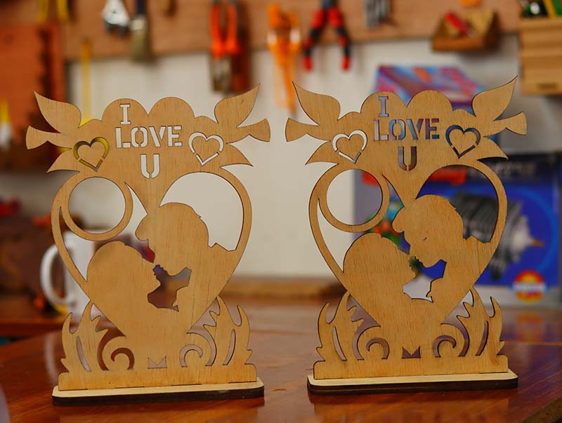 Laser Cut Happy Valentines Day Gift Stand I Love You with Couple Decoration 4mm Vector File