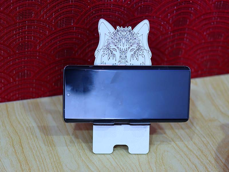 Laser Engraving Wolf Face Mobile Holder Laser Cut Desk Phone Stand 3mm Free Vector