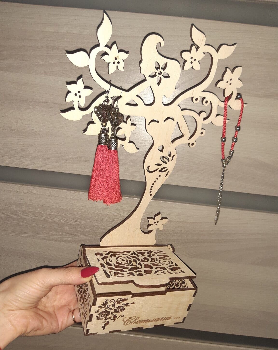 Girl Jewelry Stand Free Laser Cut CDR File