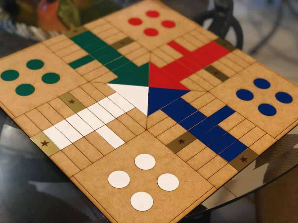 Vetor de Six players ludo games board design do Stock