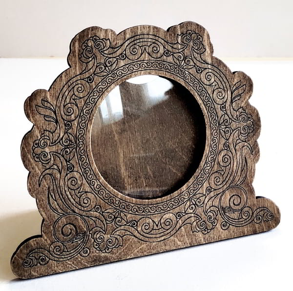 Round Wooden Photo Frame Decorative Engraved Laser Cut CDR File